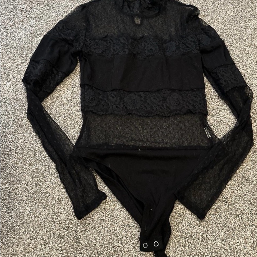 Forever 21 Black Sheer Lace Long Sleeve Bodysuit - Picture 2 of 2